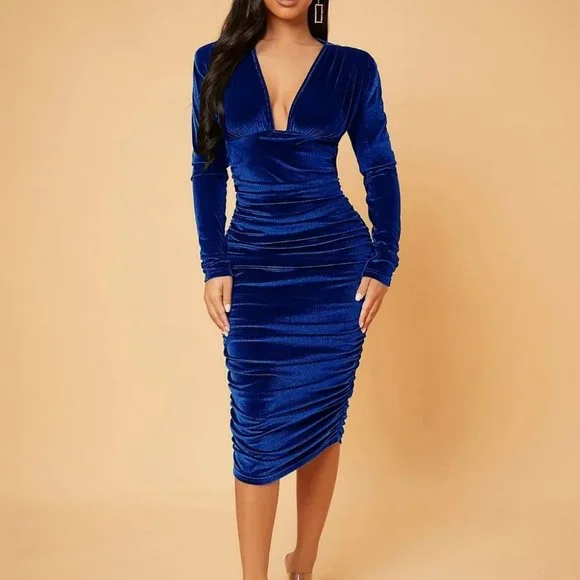 Blue Deep V-Neckline Ruched Velvet Bodycon Midi Dress - Picture 6 of 7